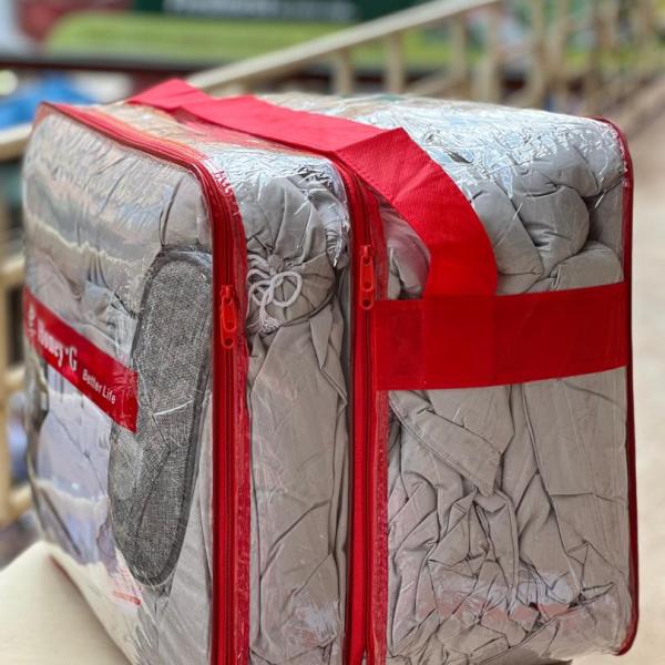 6-piece Duvet with 2 pillowcases, 2 cushion covers, 1 Bedsheet and 1 Quilt